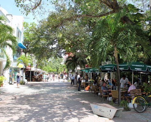 Playa Del Carmen street-side restaurant